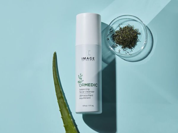 ORMEDIC - Balancing Facial Cleanser - Afbeelding 2