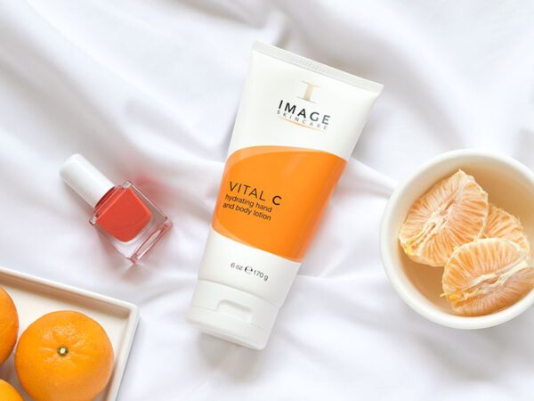 VITAL C - Hydrating Hand & Body Lotion - Afbeelding 2